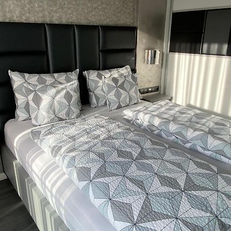 Noir Silvery Apartman Сегед Екстер'єр фото