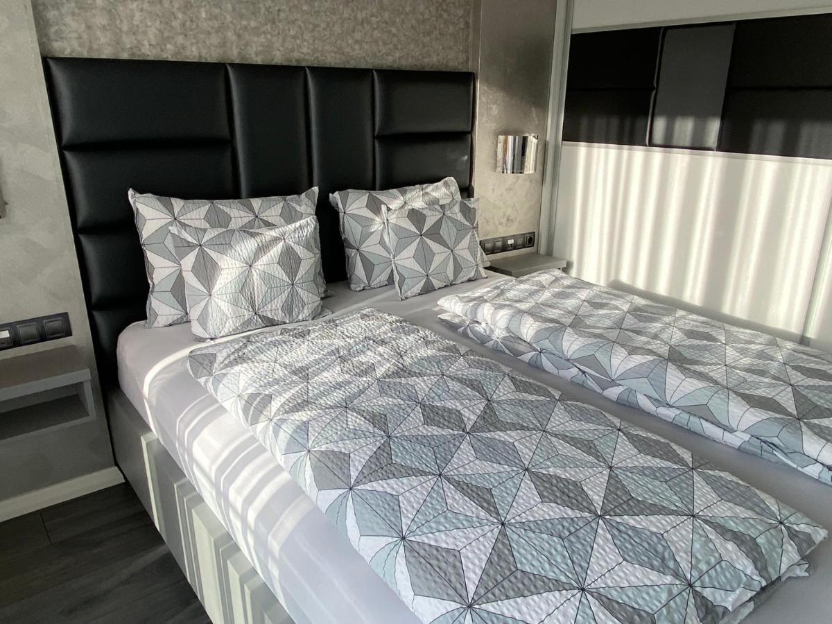 Noir Silvery Apartman Сегед Екстер'єр фото
